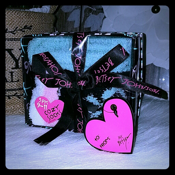 Betsey Johnson Accessories - Betsey Johnson cozy socks set of 3 gift set